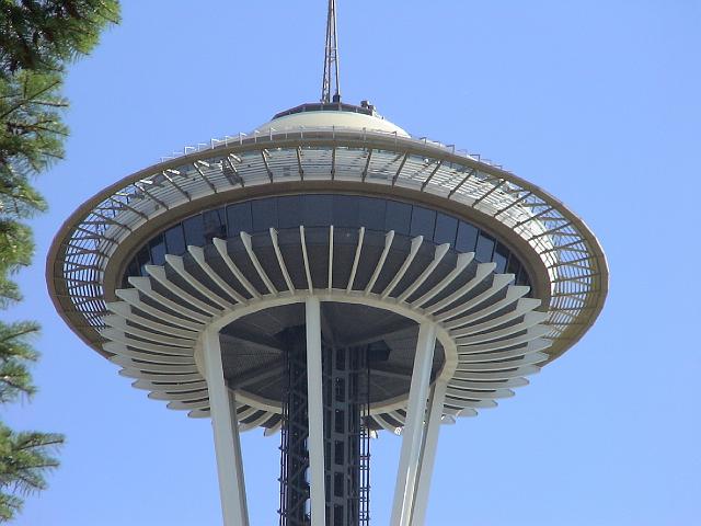 DSC00034.JPG - The Space Needle. I never get tired of seeing it.