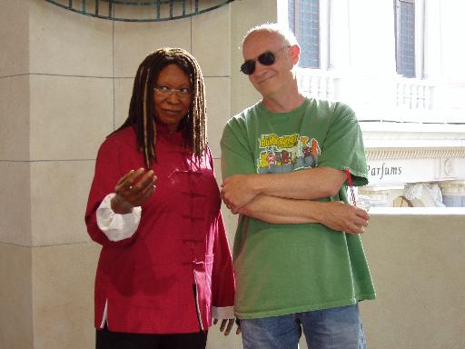 P4040015 Whoopi Goldberg and me checking out the city